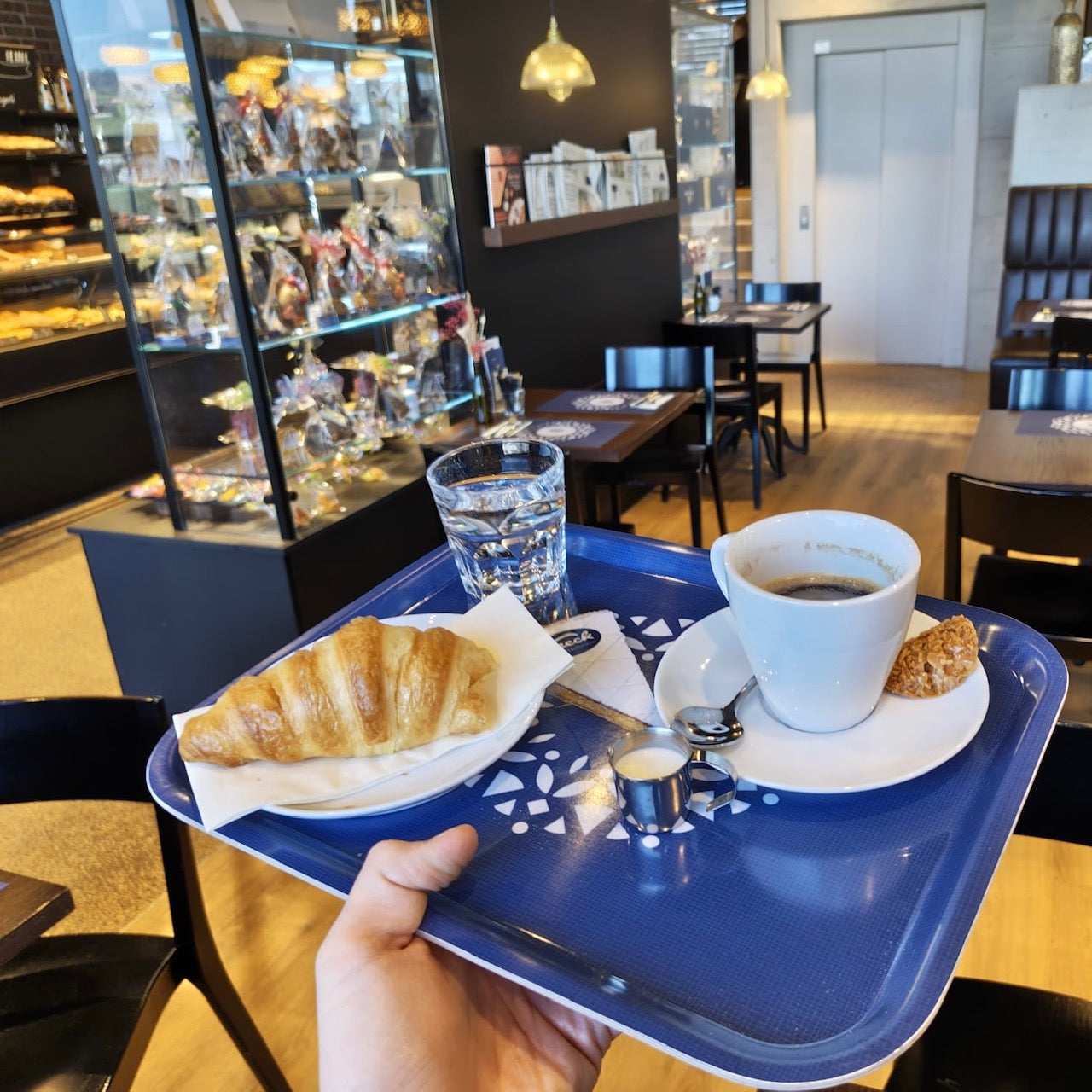 HappyTrays: Farbenreiche Gastro Tabletts steigern das Wohlbefinden