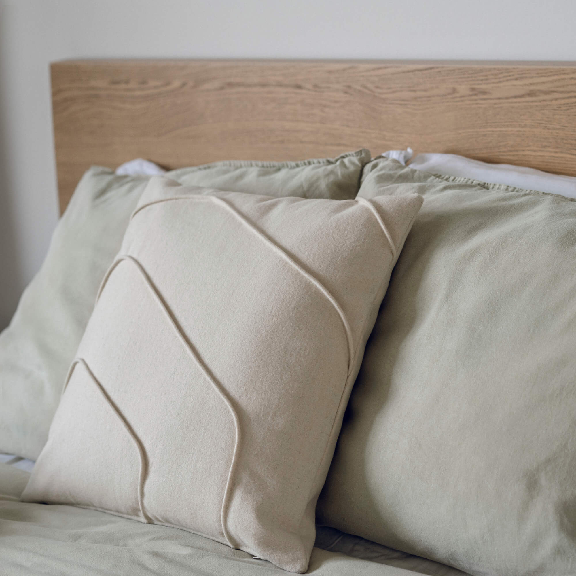 Decorative cushion cover 45 × 45 cm - Mountain Rose - 100% sheep's wool