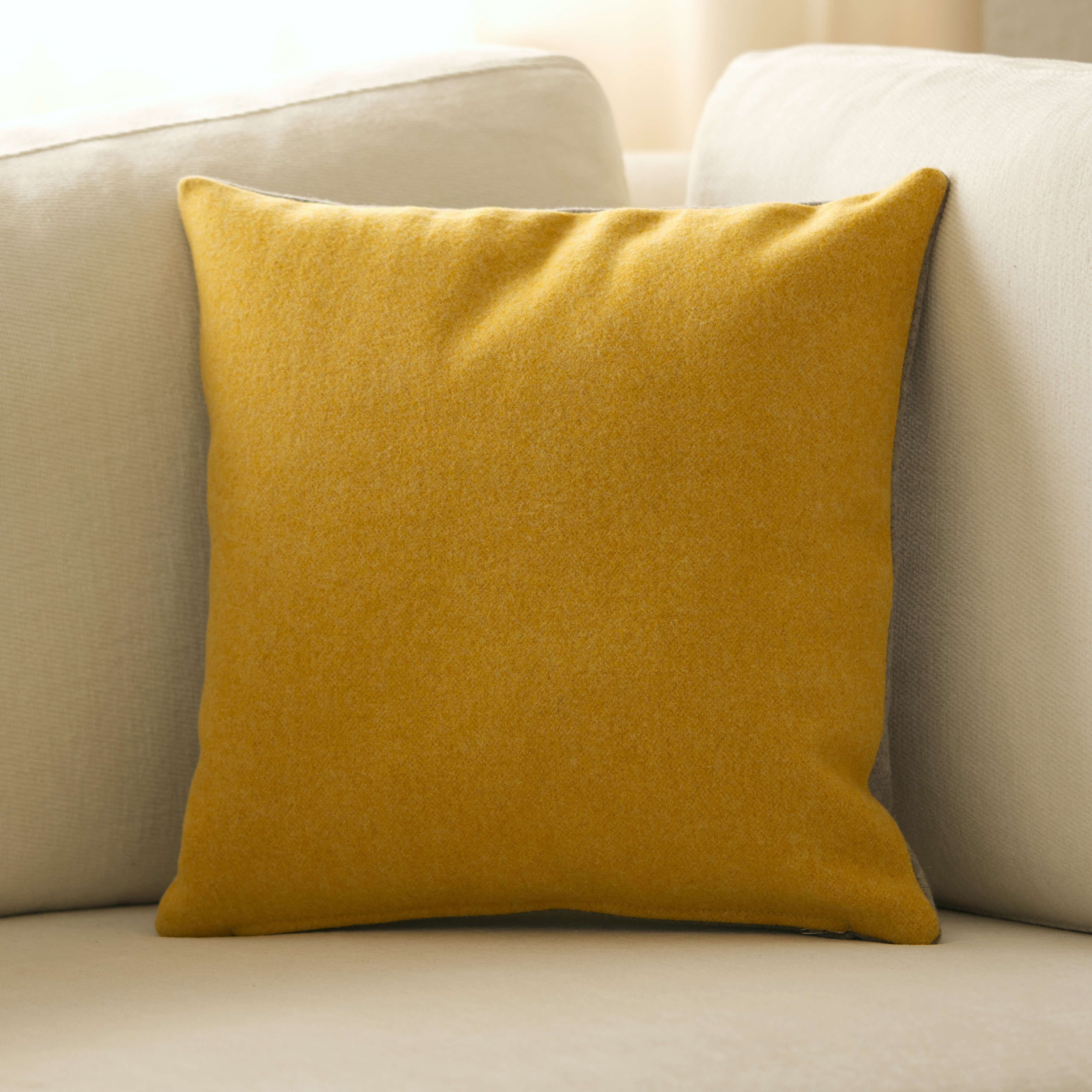 Decorative Cushion Bicolor 40 x 40 cm, 100% Sheep's Wool – Double-Sided: Amber & Light Gray