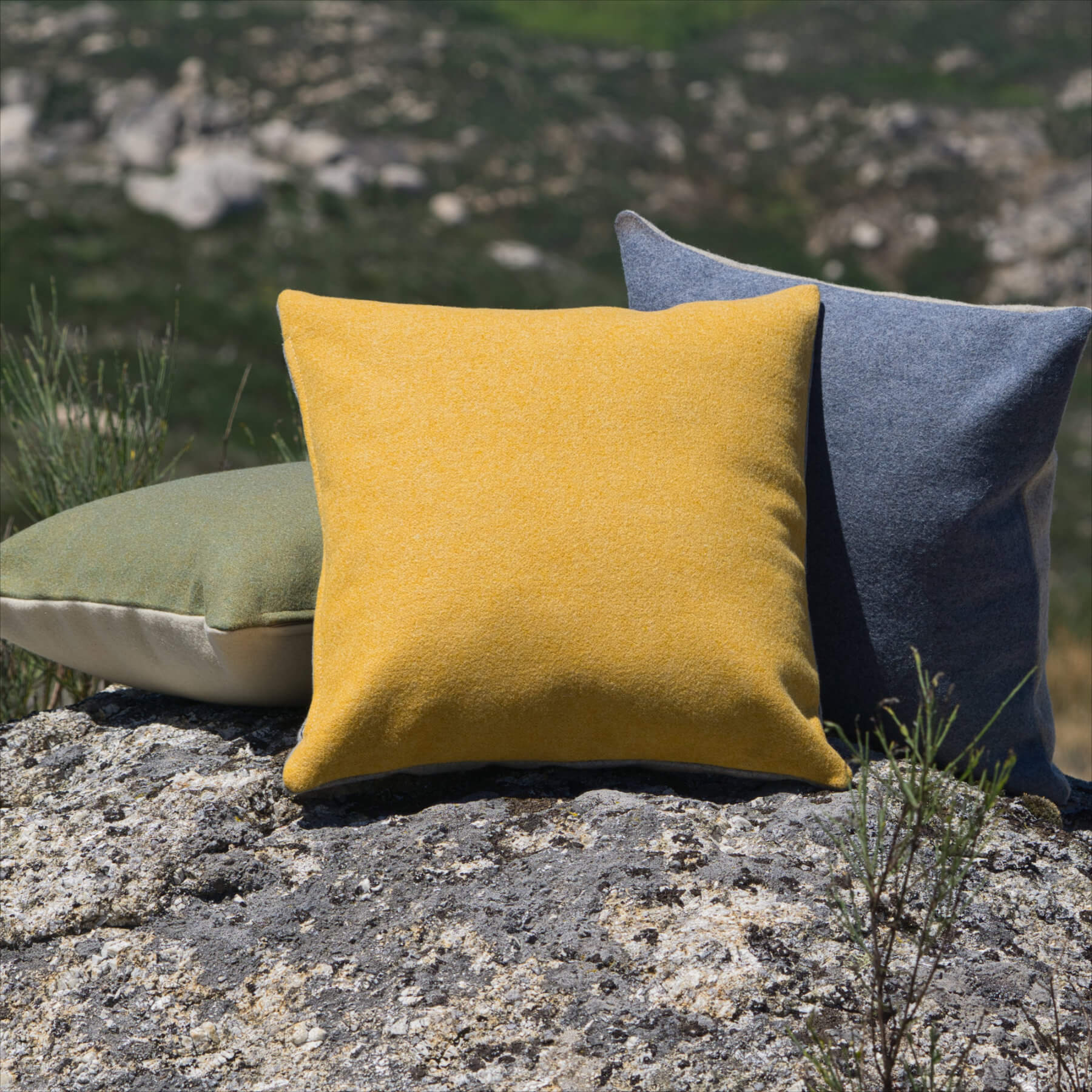Decorative Cushion Bicolor 40 x 40 cm, 100% Sheep's Wool – Double-Sided: Amber & Light Gray
